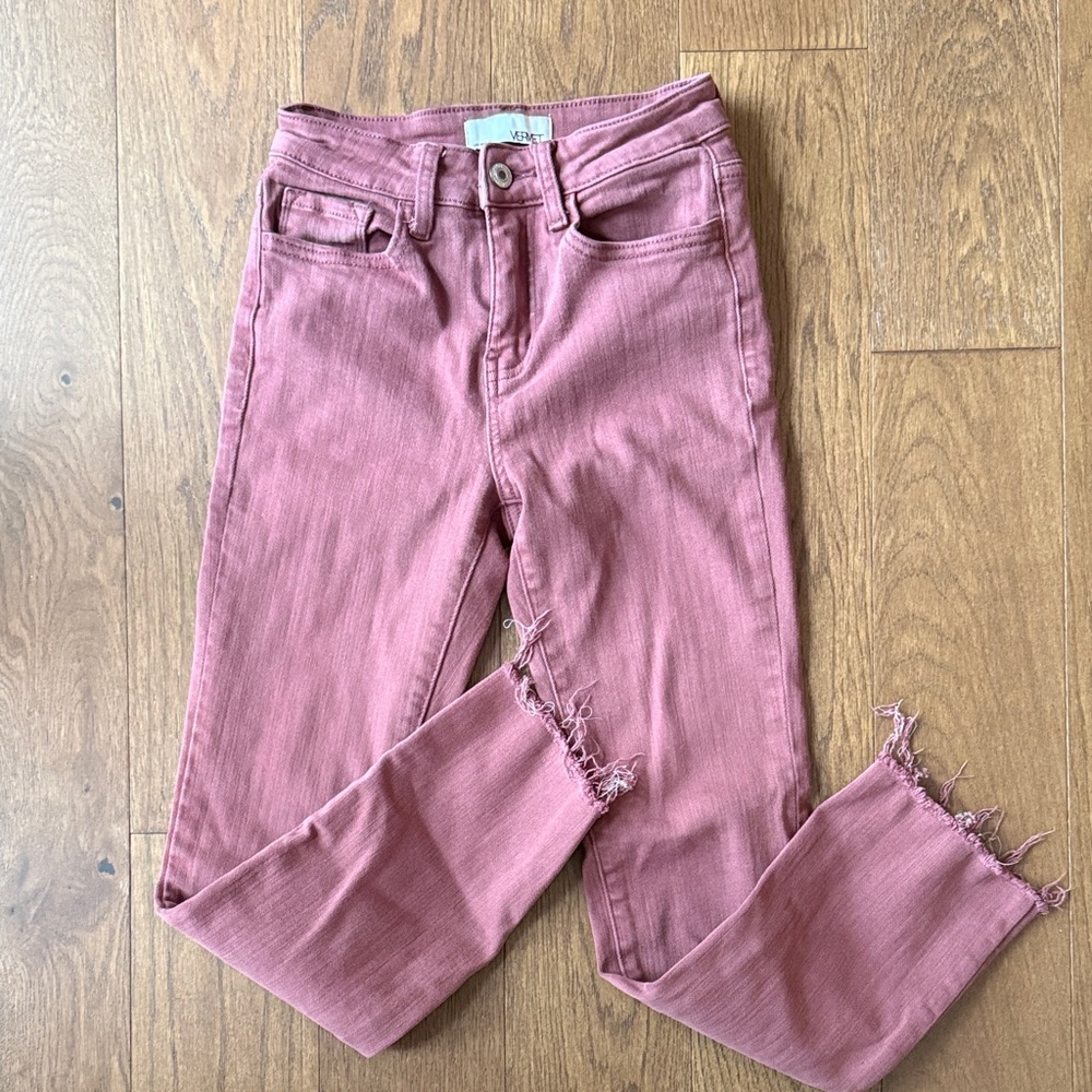 Women's Vervet Burgundy Mauve Frayed Hem Cropped Jeans